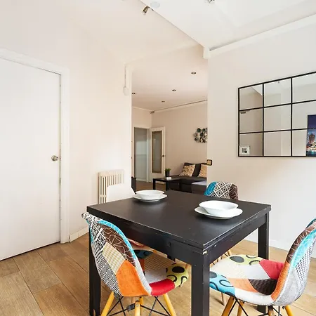 Bright 3br2ba W Balcony In Eixample 公寓