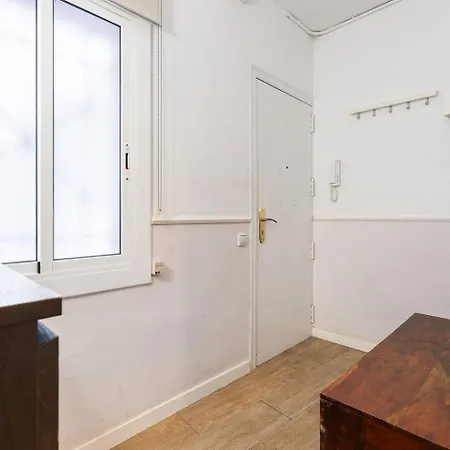Bright 3br2ba W Balcony In Eixample 公寓 *