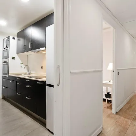 Bright 3br2ba W Balcony In Eixample 公寓