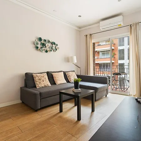 Eixample Ac, Sunlit Balcony & Prime Location *