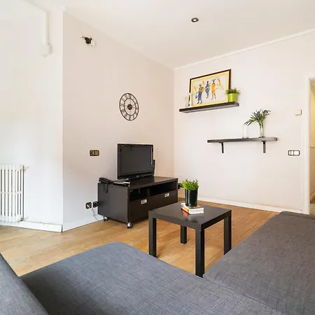 Apartment Eixample Ac, Sunlit Balcony & Prime Location Barcelona