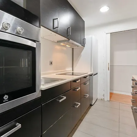 Apartament Bright 3br2ba W Balcony In Eixample