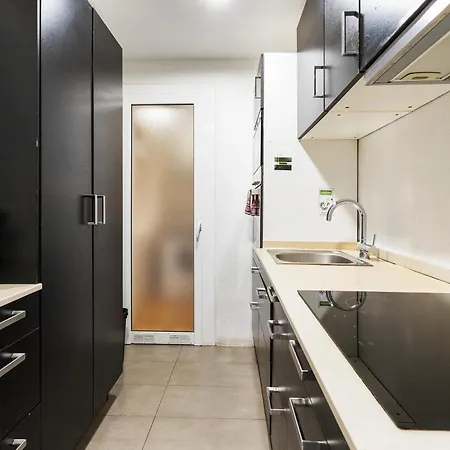 Eixample Ac, Sunlit Balcony & Prime Location Appartement Barcelona