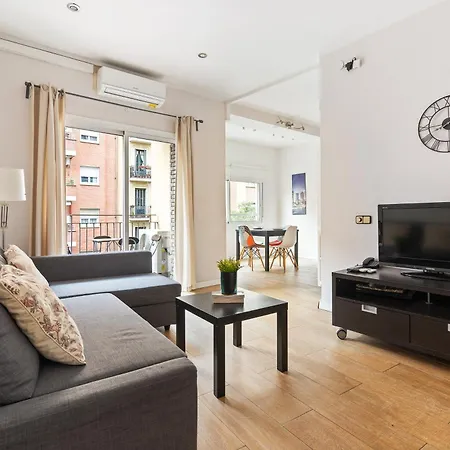 Appartement Eixample Ac, Sunlit Balcony & Prime Location