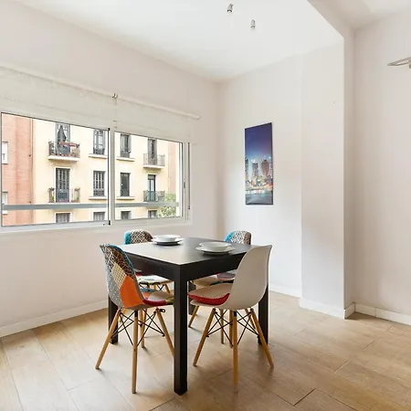 Appartement Eixample Ac, Sunlit Balcony & Prime Location